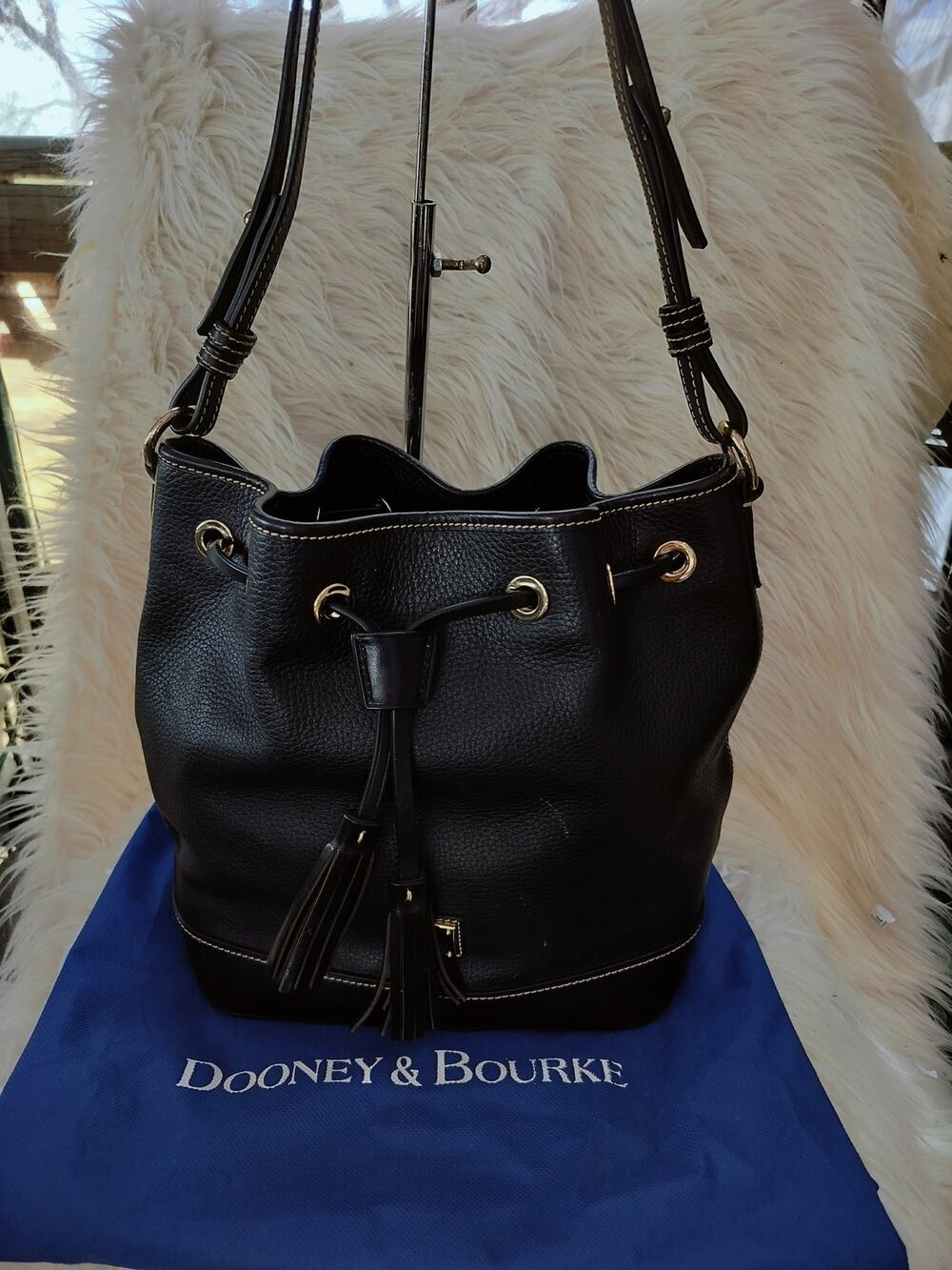 5916) Dooney & Bourke Black Pebble Grain Leather Kendal Bucket Handbag